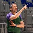 Ibon Navarro dirigiendo un entrenamiento del Unicaja.
