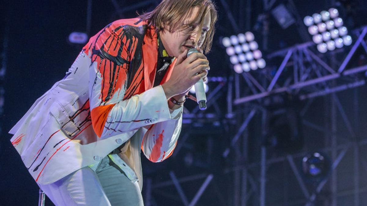 El cantante de Arcade Fire, Win Butler, en plena actuación, anoche en el Primavera Sound.