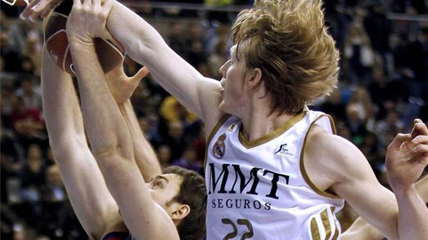 El Real Madrid, campeón al batir en la final al Barcelona por 74-91