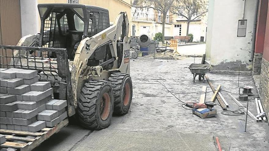 Iniciadas las obras de colocación de adoquines en la calle San José