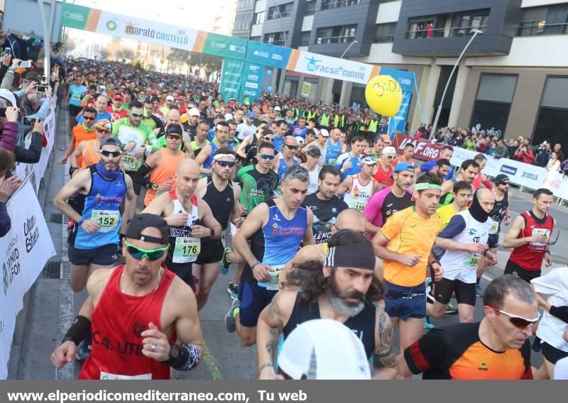 Atletas en el IX Marató BP de Castellón