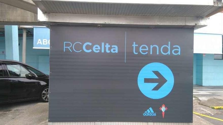 El titular de un quiosco en Balaídos denuncia al Celta por tapiarle la  fachada sin permiso - Faro de Vigo