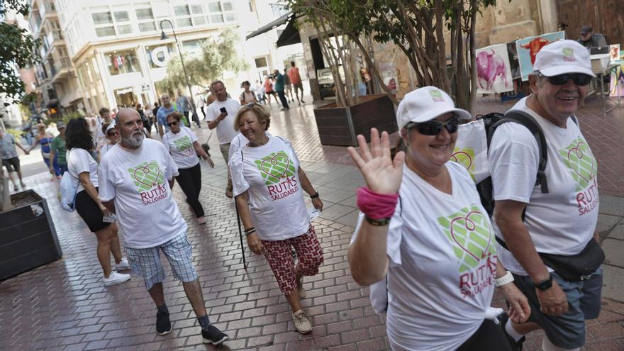 Así ha sido la ruta saludable desde la plaza del Olivar hasta la plaza Santa Eulàlia, en Palma