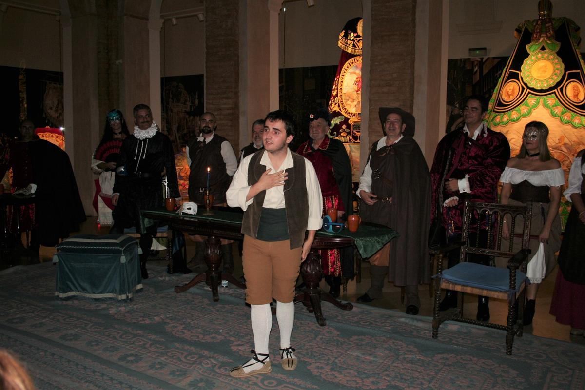 Lazarillo, Adrián Páez, ponía fin a la escena de la Hostería del Laurel y llevaba a los espectadores hasta la siguiente, que tenía como escenario la gruta de la Virgen de Lourdes.