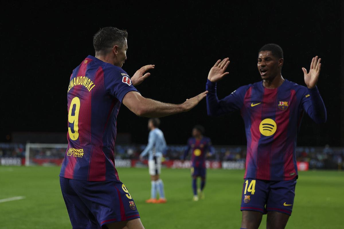 Marcus Rashford dio dos asistencias de gol en Balaídos a Robert Lewandowski