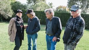 Neil Young (derecha) y Crazy Horse (Nils Lofgren, Ralph Molina y Billy Talbot).