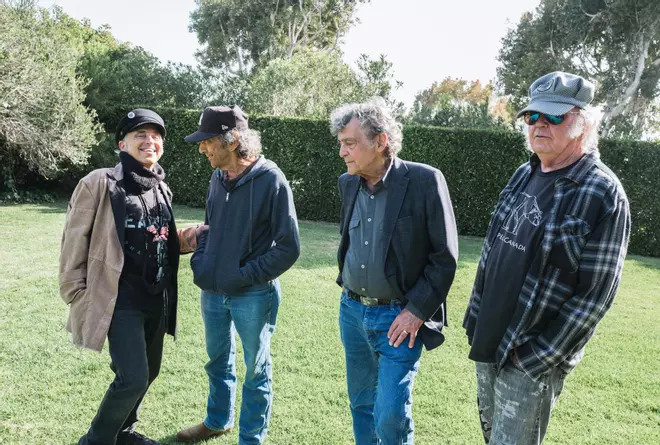 Neil Young, una carta de amor a la madre Tierra en 'World record'