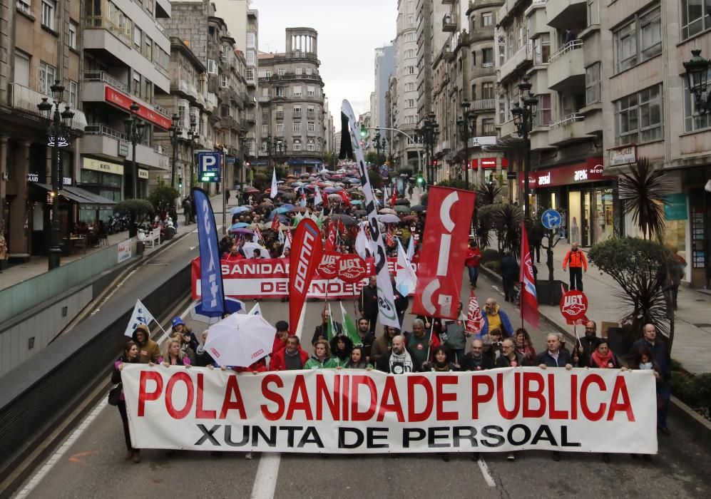 Miles de manifestantes piden una sanidad pública de calidad // Alba Villar