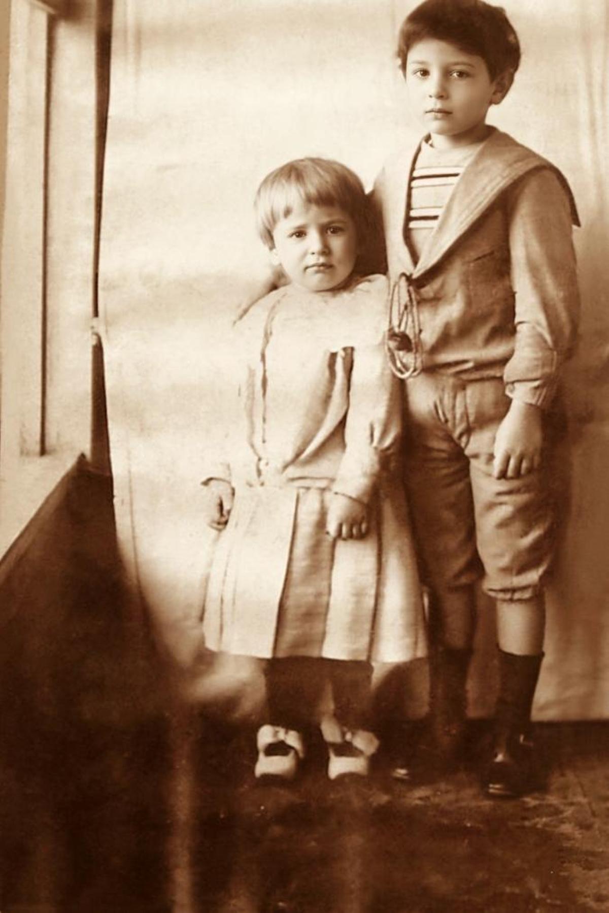 Adolfo y Elisa los otros hijos del matrimonio.