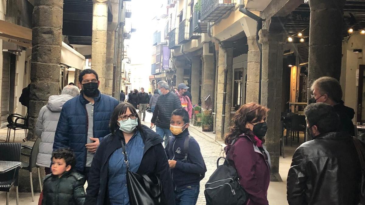 GALERÍA | Los destinos turísticos de Castellón reciben a los visitantes en Viernes Santo