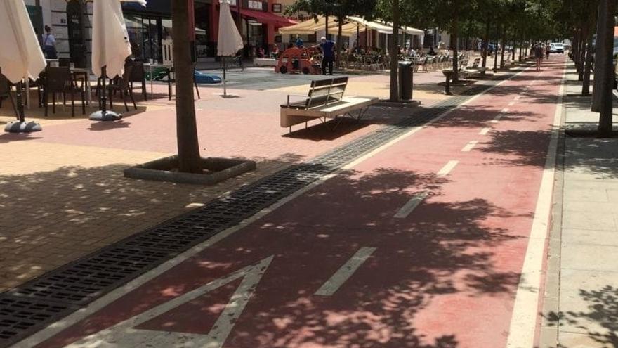 Carril bici en avenida de la Paz