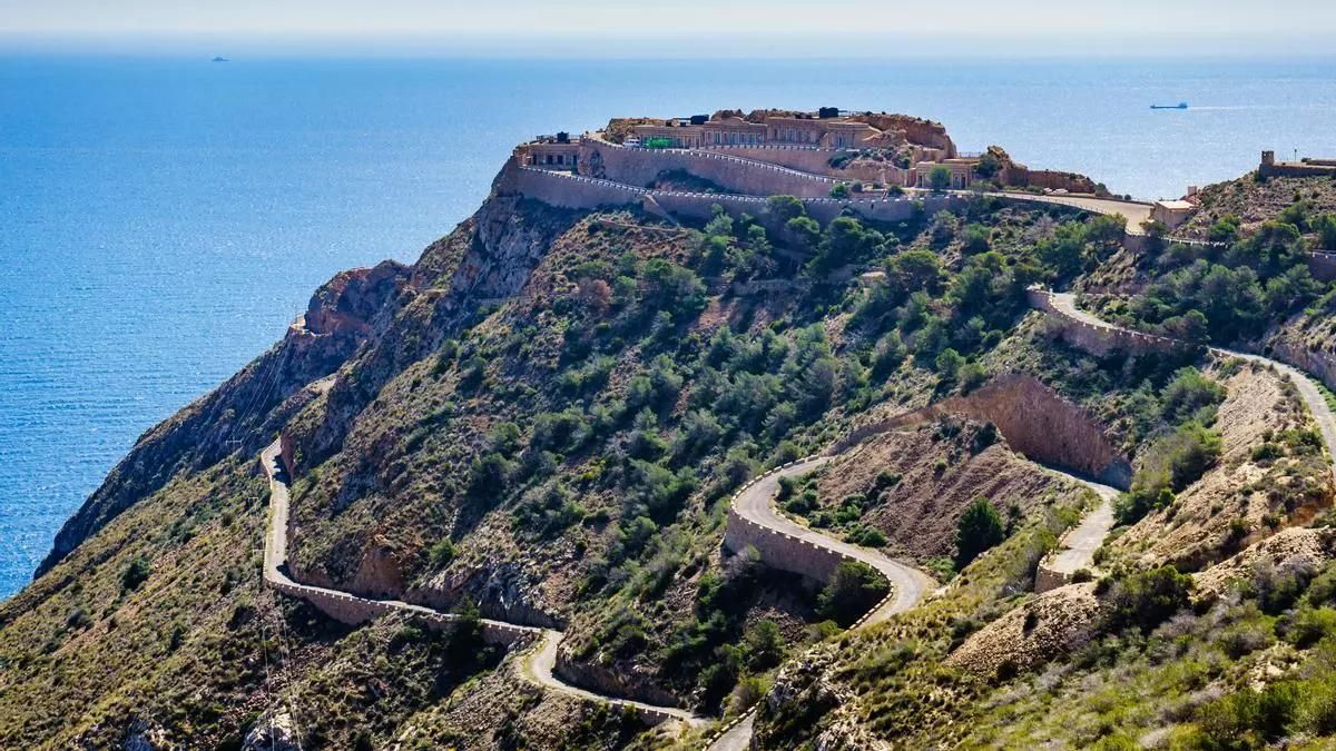 La estructura militar de la Guerra Civil abandonada por los murcianos pero adorada por los turistas