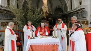 Brutal agressió a quatre frares al crit de «soc Jesucrist» en un monestir