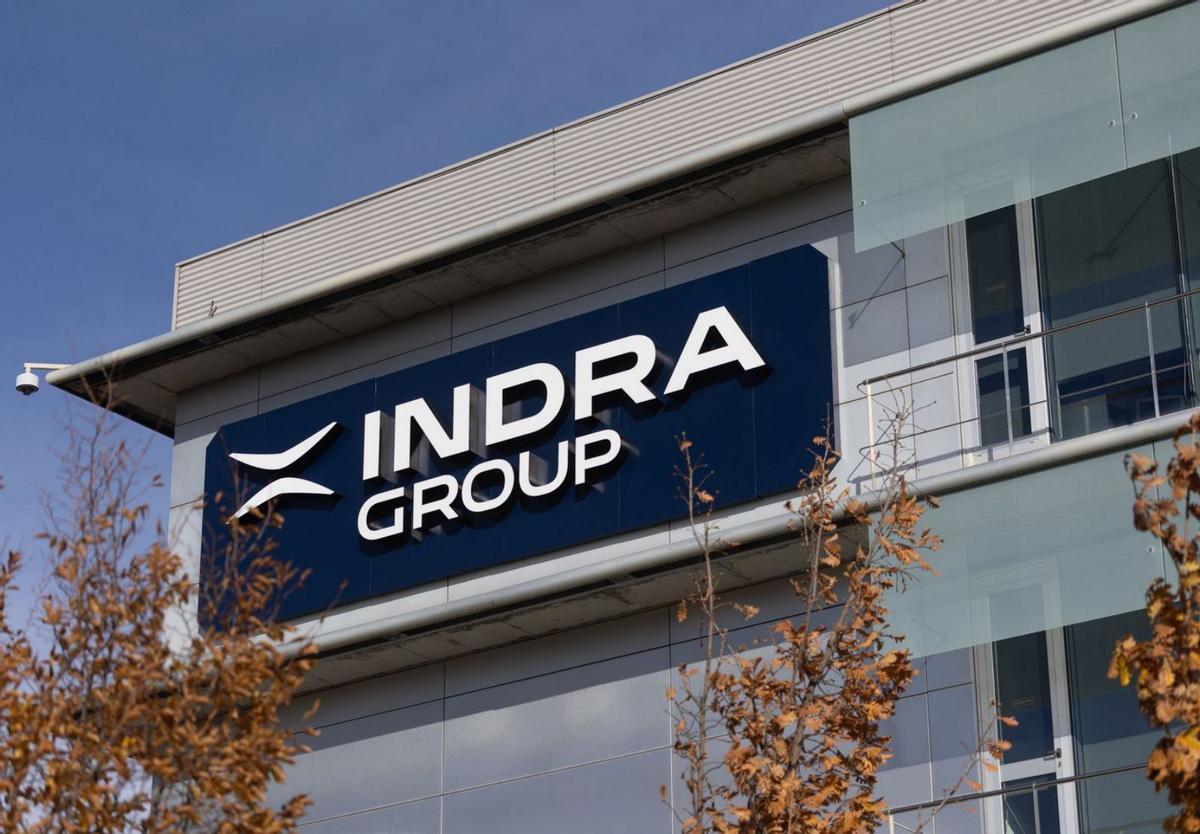 Indra capitalitza l’auge de la defensa i Puig pateix la seva sortida a borsa