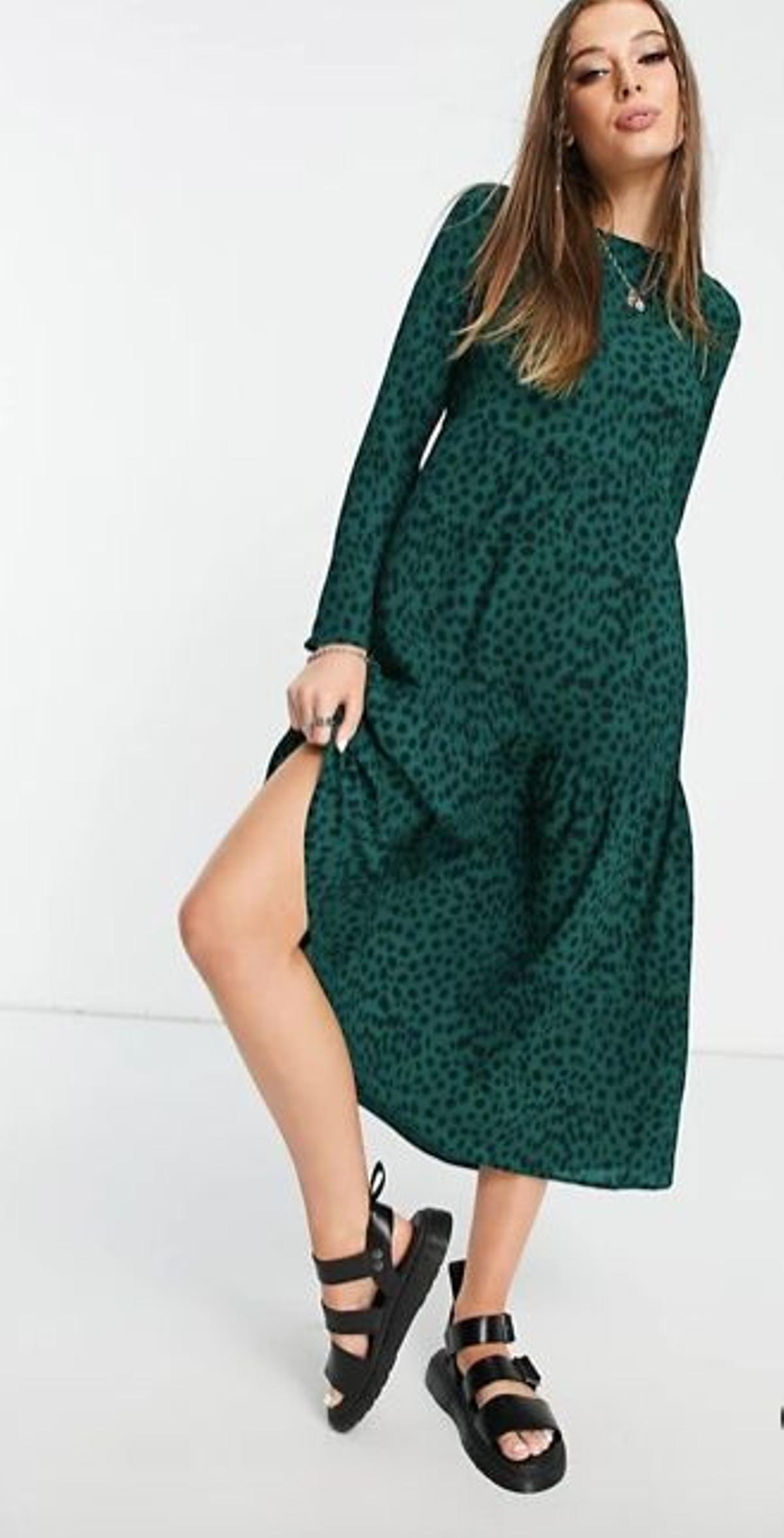 Vestido midi amplio de manga larga con diseño escalonado y estampado animal de ASOS DESIGN