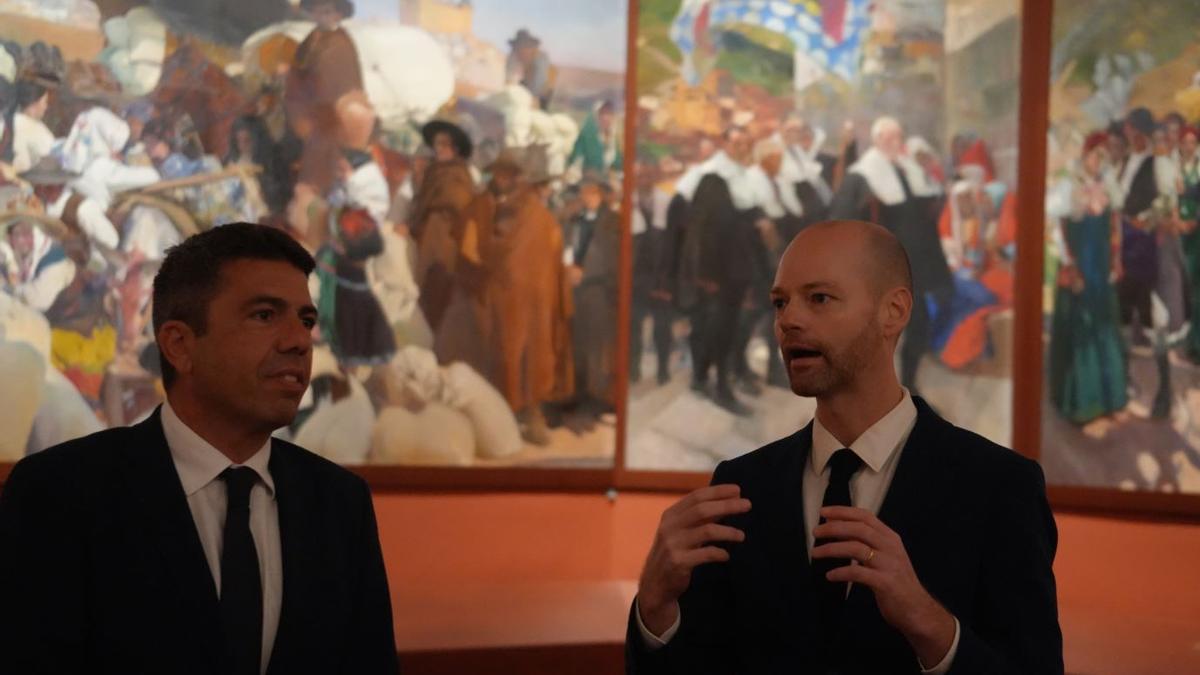 Mazón y el el CEO de la Hispanic Society of America, Guillaume Kientz, en la institución neoyorquina.