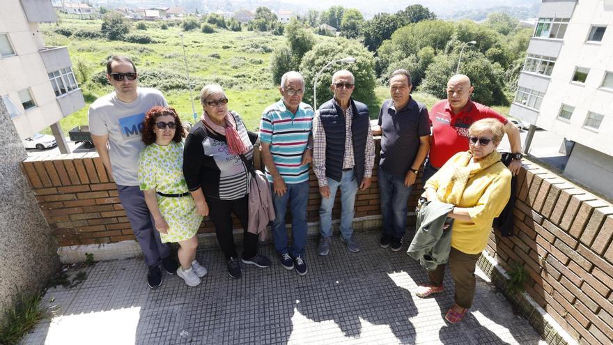 Propietarios afectados. Al fondo, parte del ámbito del Ofimático.