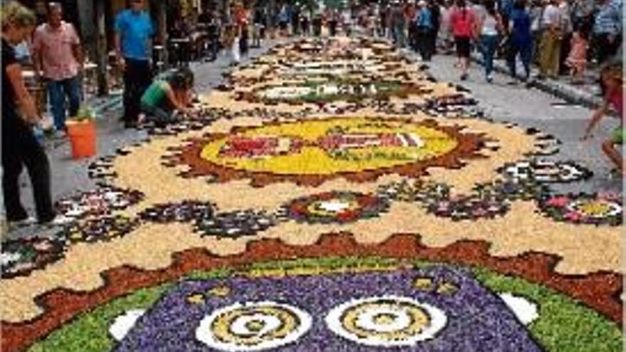 Una de les obres que lluïa ahir a Arbúcies, al carrer Camprodon.