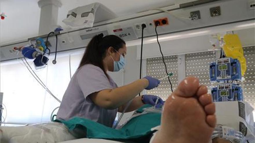Los hospitales de Castellón resisten la fuerte presión pese a 1.300 casos diarios
