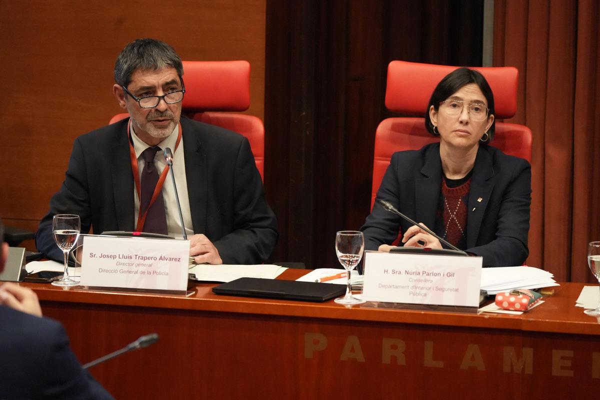La consellera d'Interior, Núria Parlon, i el director general de la Policia, Josep Lluís Trapero, compareixen a la Comissió d'Interior al Parlament