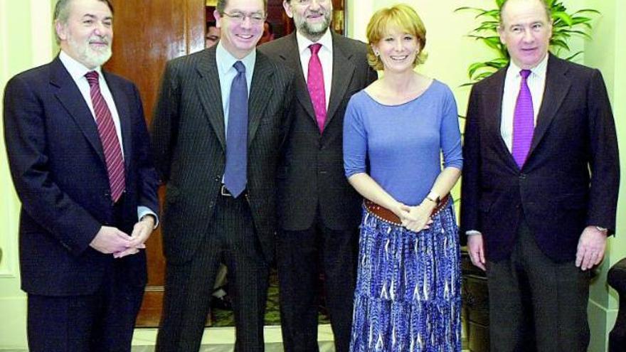 Jaime Mayor Oreja, Alberto Ruiz-Gallardón, Mariano Rajoy, Esperanza Aguirre y Rodrigo Rato, en una foto de archivo.