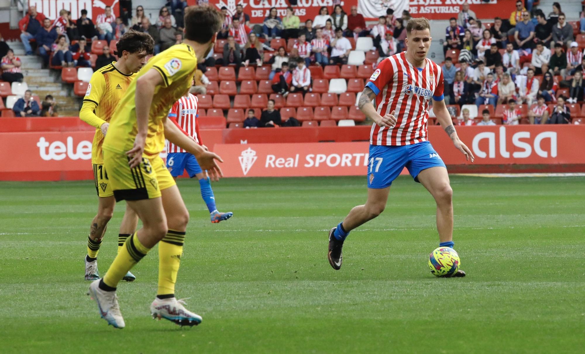 En imágenes: Así fue el partido entre Sporting y Mirandés en El Molinón