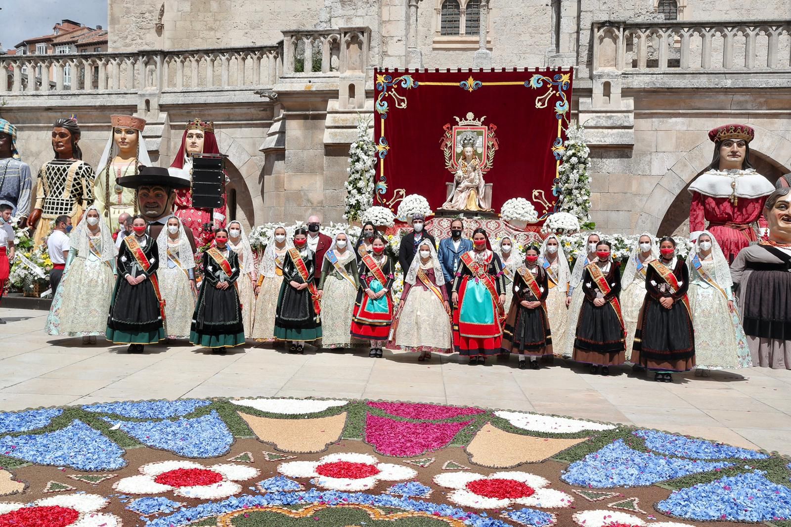 La corte mayor y la fallera mayor infantil visitan Burgos