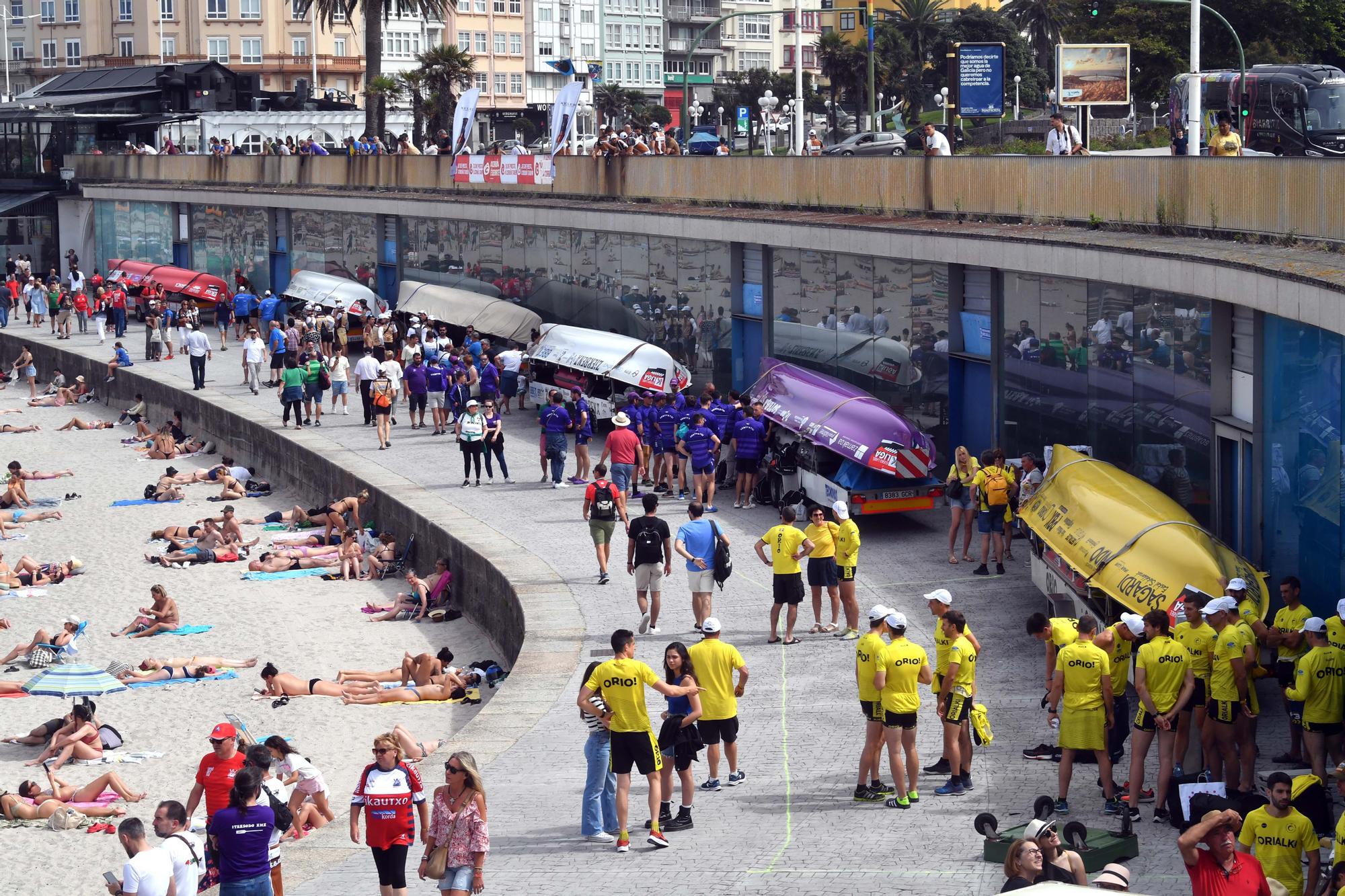 El fuerte oleaje obliga a suspender la primera jornada de la competición de traineras en la Bandeira Cidade da Coruña