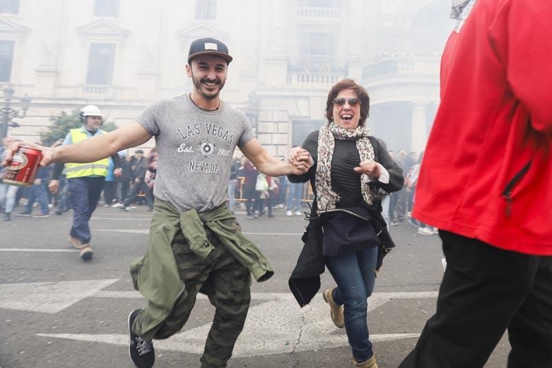 Búscate en la mascletà del 5 de marzo