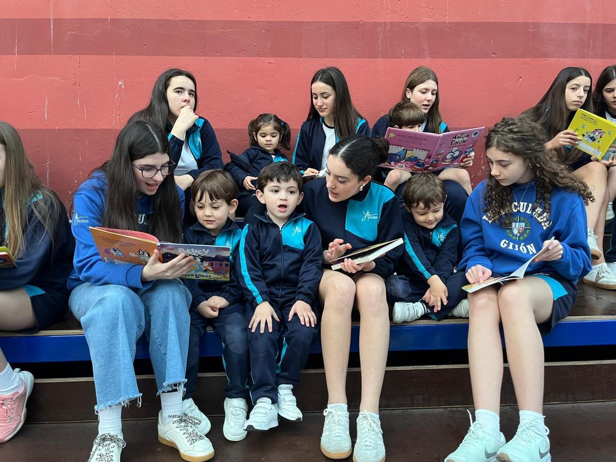 La Inmaculada pone fin a sus fiestas colegiales (en imágenes) La Inmaculada pone fin a sus fiestas colegiales (en imágenes)
