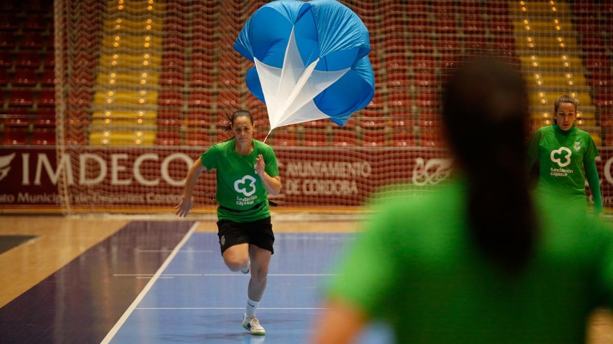 María Uceda, en un entrenamiento del Cajasur Deportivo Córdoba.