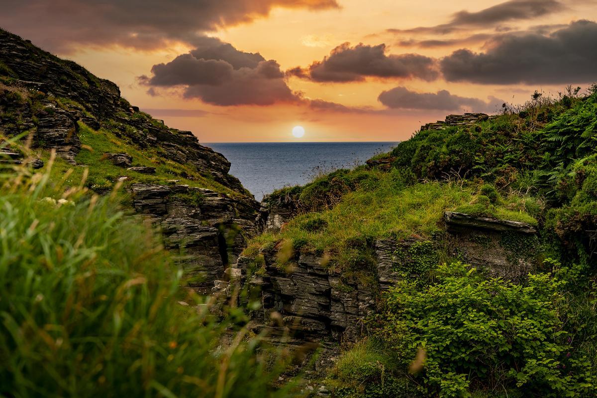 Tintagel se sitúa al norte de la costa atlántica de Cornualles