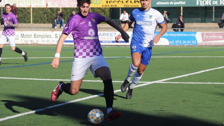 Albert Genís, en una jugada del Banyoles-Figueres (1-1). | UEF