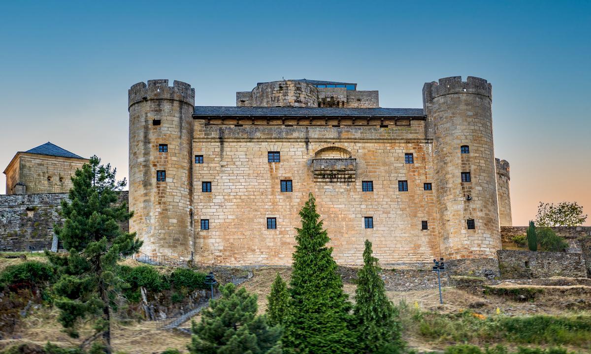 El castillo de los Condes de Benavente, la joya de la corona.
