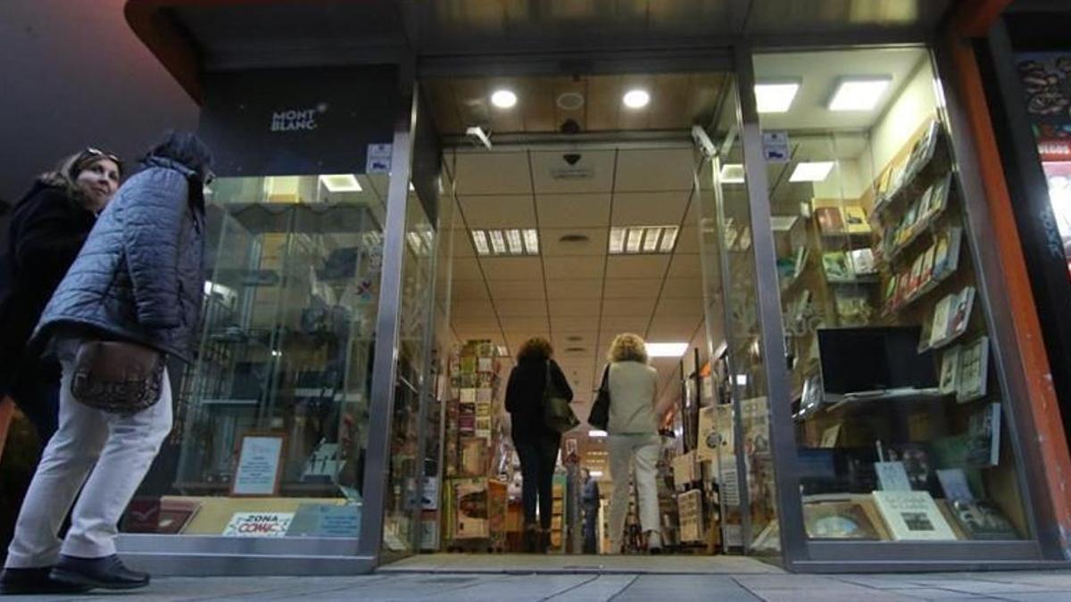 Fachada de la Librería Luque.