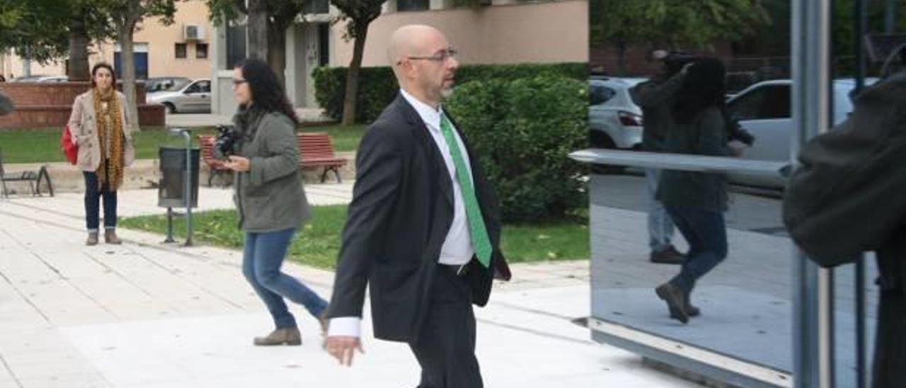 El exdirector general de Política Energética, Jorge Sanz, antes de declarar ayer.