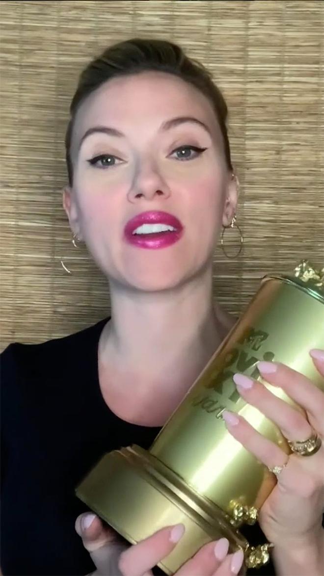 Scarlett Johansson, con el galardón 'Generation Award' de los MTV