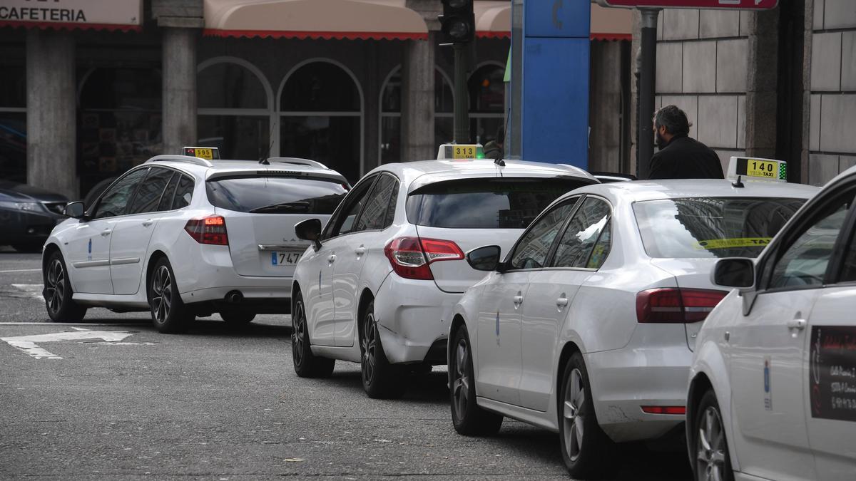 Taxis en la plaza de Pontevedra