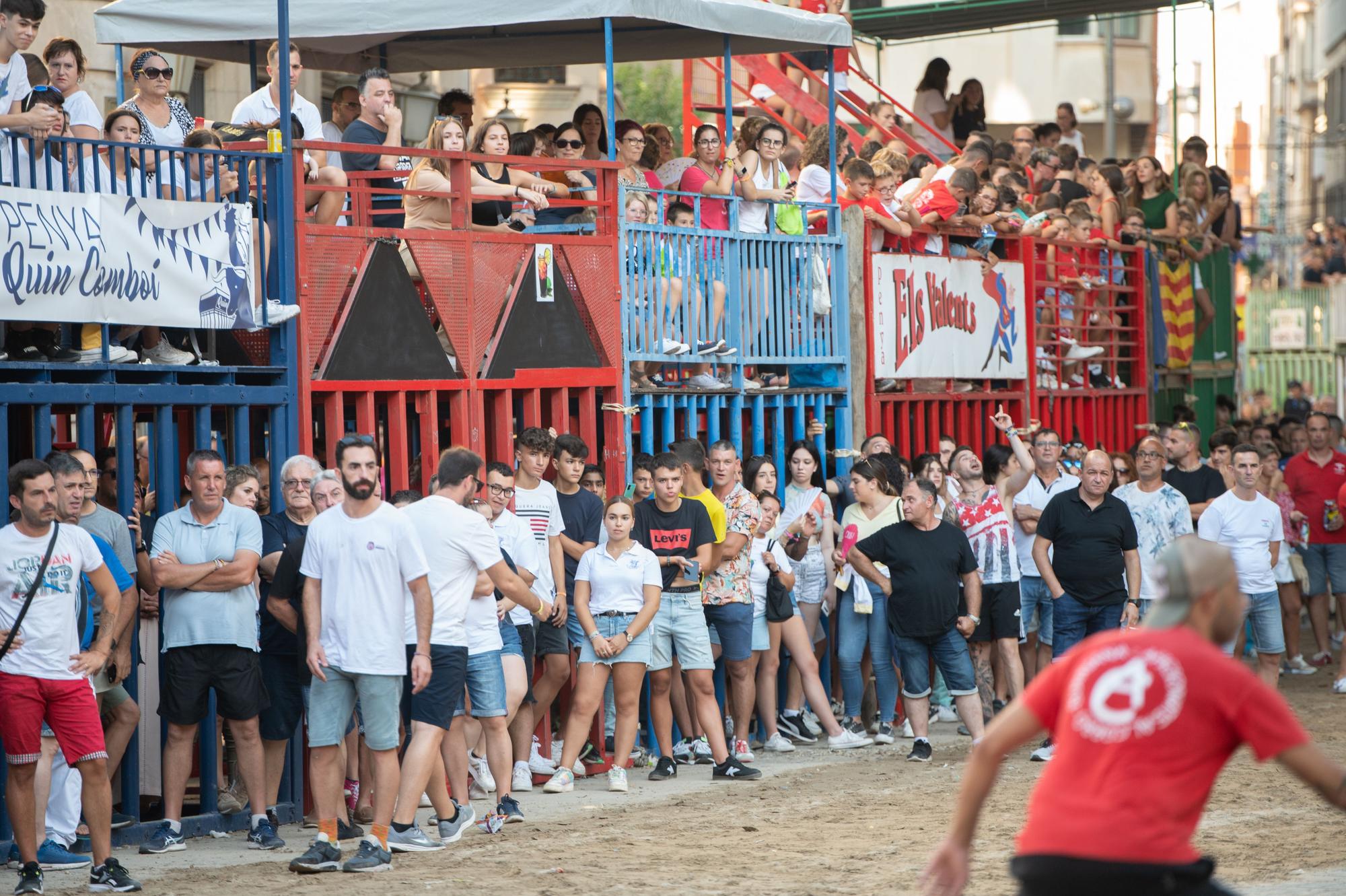 El primer día de fiestas en Burriana en imágenes