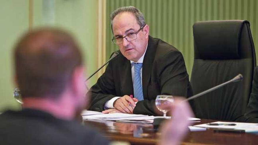 Codony, en una comparecencia ante el Parlament cuando era director del ente.