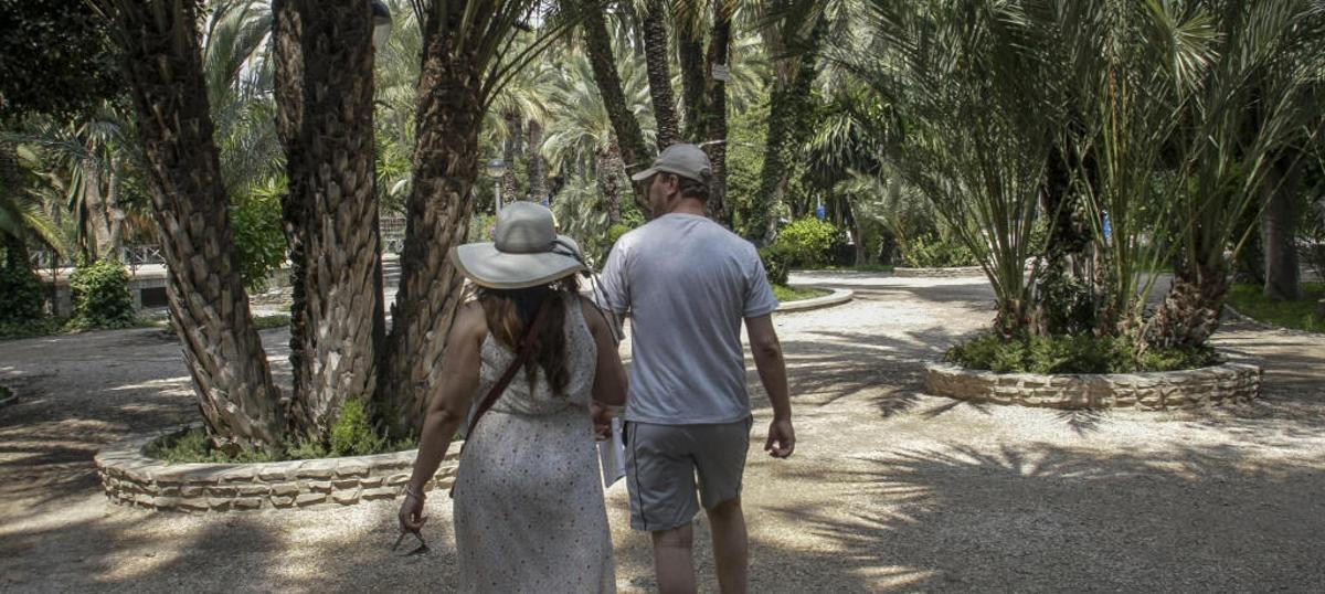 Turistas en Elche en agosto.