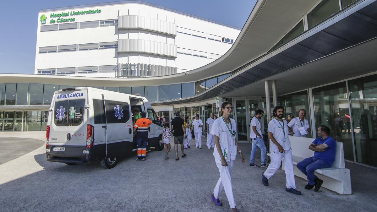 Imagen del Hospital Universitario de Cáceres, fase uno, ya en funcionamiento. La primera piedra se puso en 2006 pero no pudo inaugurarse hasta enero de 2019.