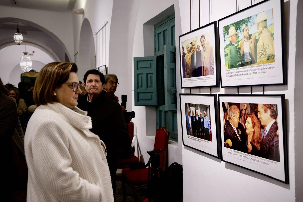 Sala Arpillera del Palacio de la Merced. Inauguración de la exposición con motivo del 80 aniversario de la firma fotográfica Ladis. Manuel Benítez 'El Cordobés' será el protagonista de la muestra al cumplir en mayo 90 años.