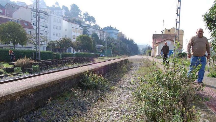Antigua estación de ferrocarril de Chapela, en la línea desmantelada que llegaba hasta Urzáiz. // FdV