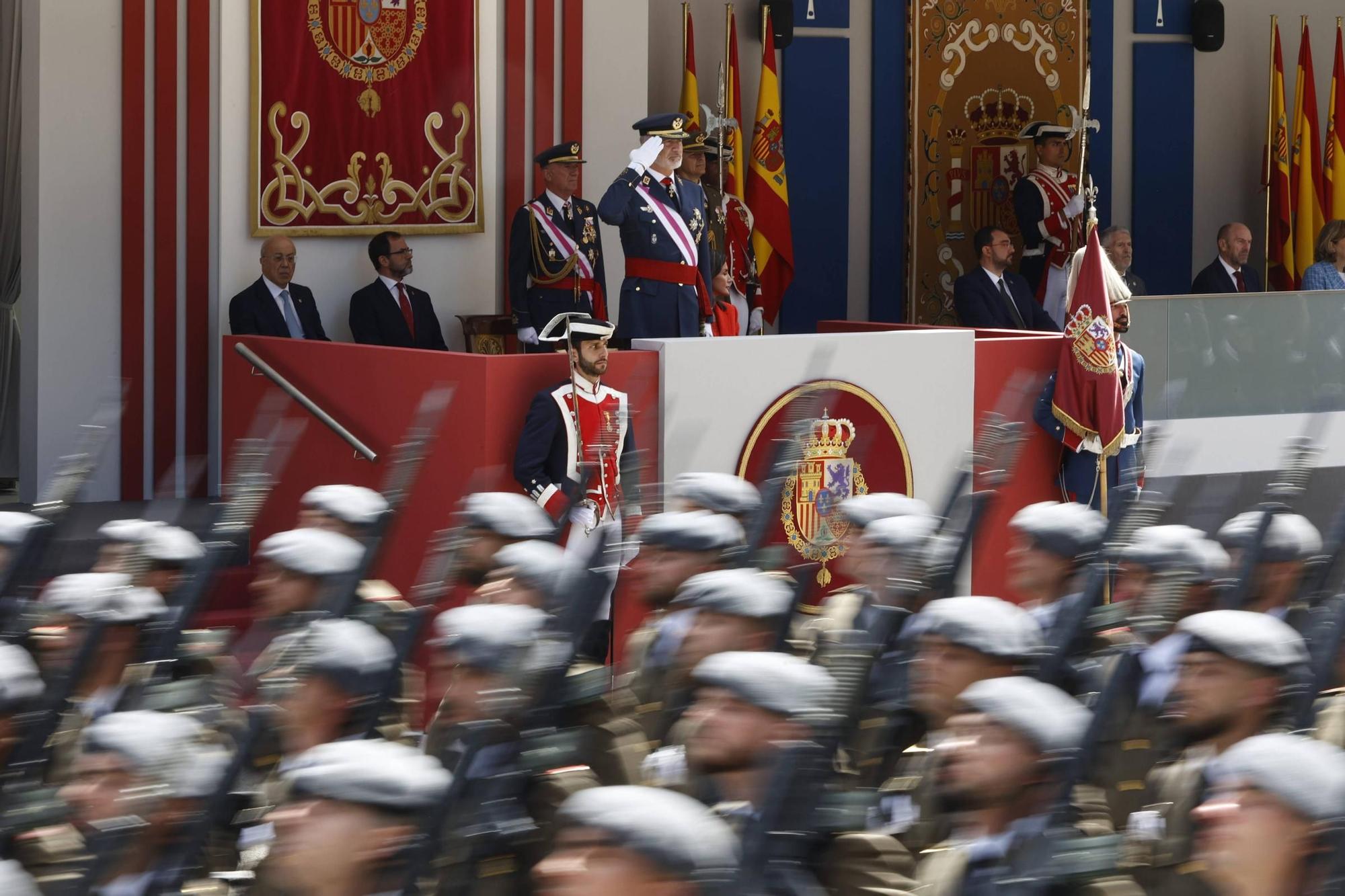 EN IMÁGENES: Así fue el multitudinario desfile en Oviedo por el Día de las Fuerzas Armadas