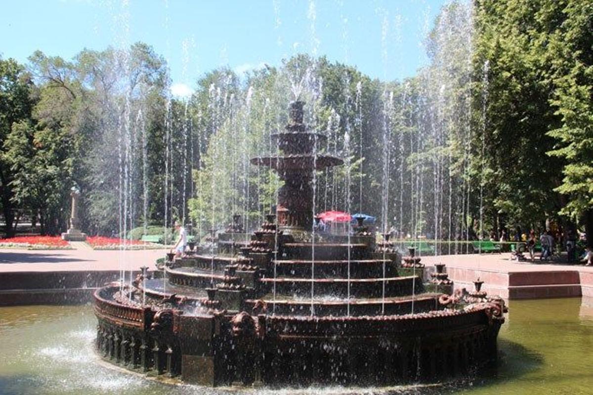 Fuente en el Parque de Stefan cel Mare en Chisinau.