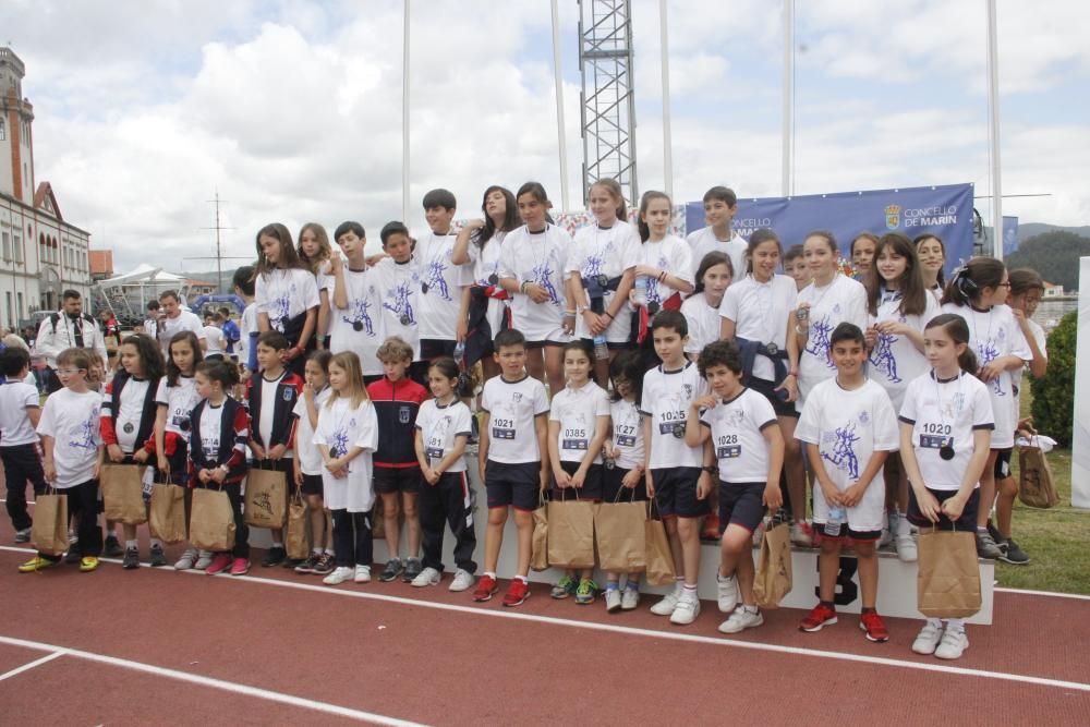 Los escolares asaltan la Escuela Naval