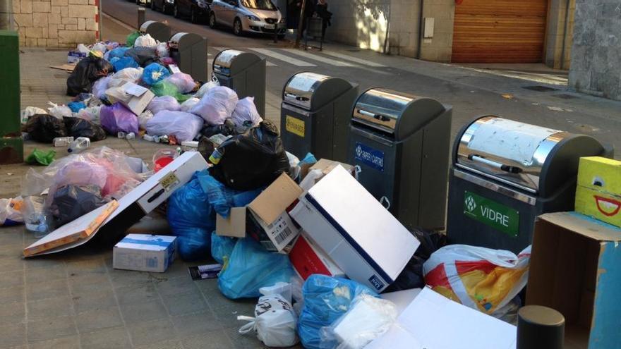 Deixalles avui al migdia al carrer Sant Llàtzer