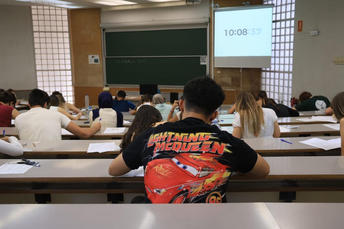 PAU 2026: arranca la Selectividad en Alicante con normalidad pese a la huelga educativa