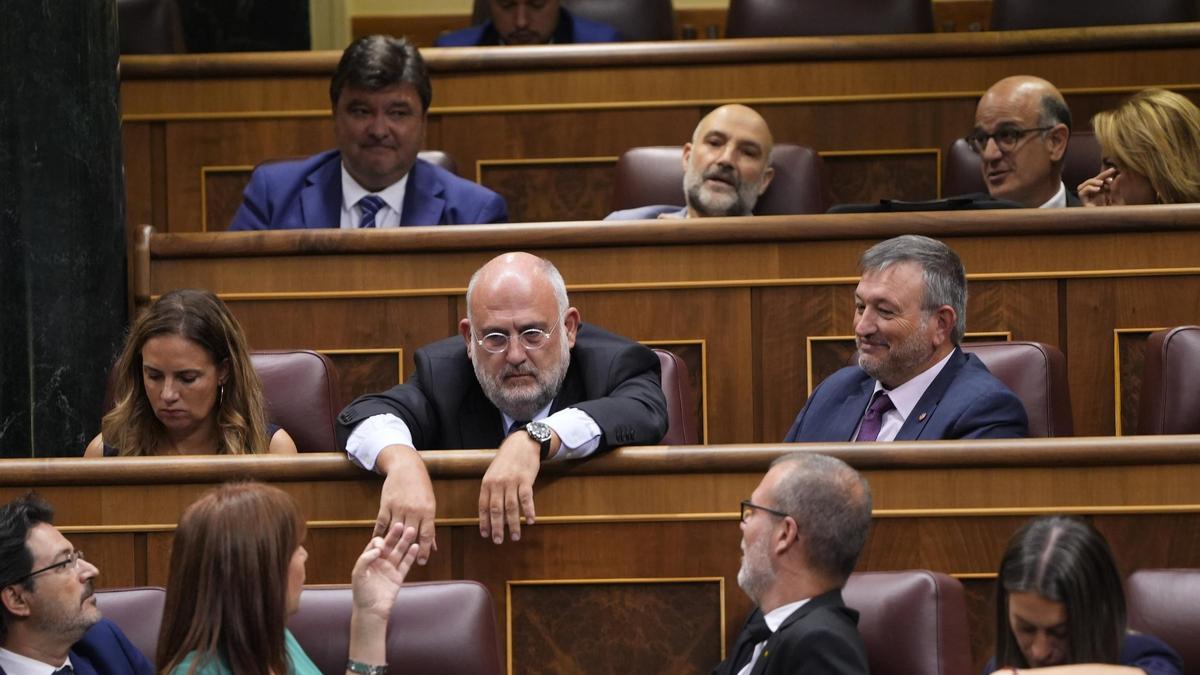 El diputat de Junts Eduard Pujol al seu escó després de cometre un error en la segona votació de la investidura de Feijóo  Data de publicació: divendres 29 de setembre del 2023, 14:38  Localització: Madrid  Autor: Javier Barbancho